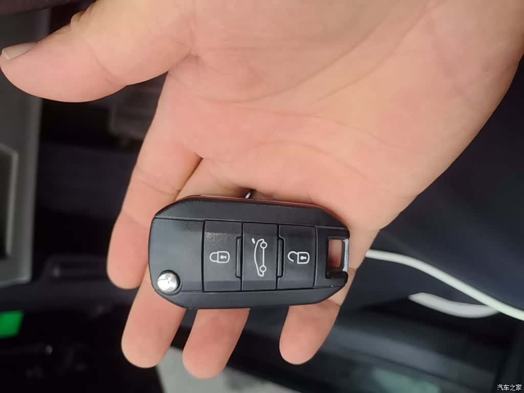DongFeng L60, 2015 9