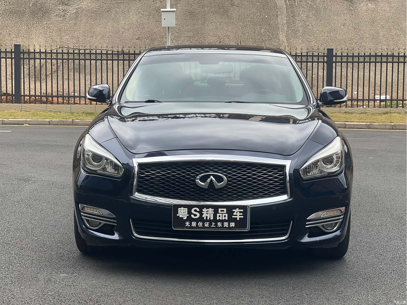 Infiniti Q70, 2016 2