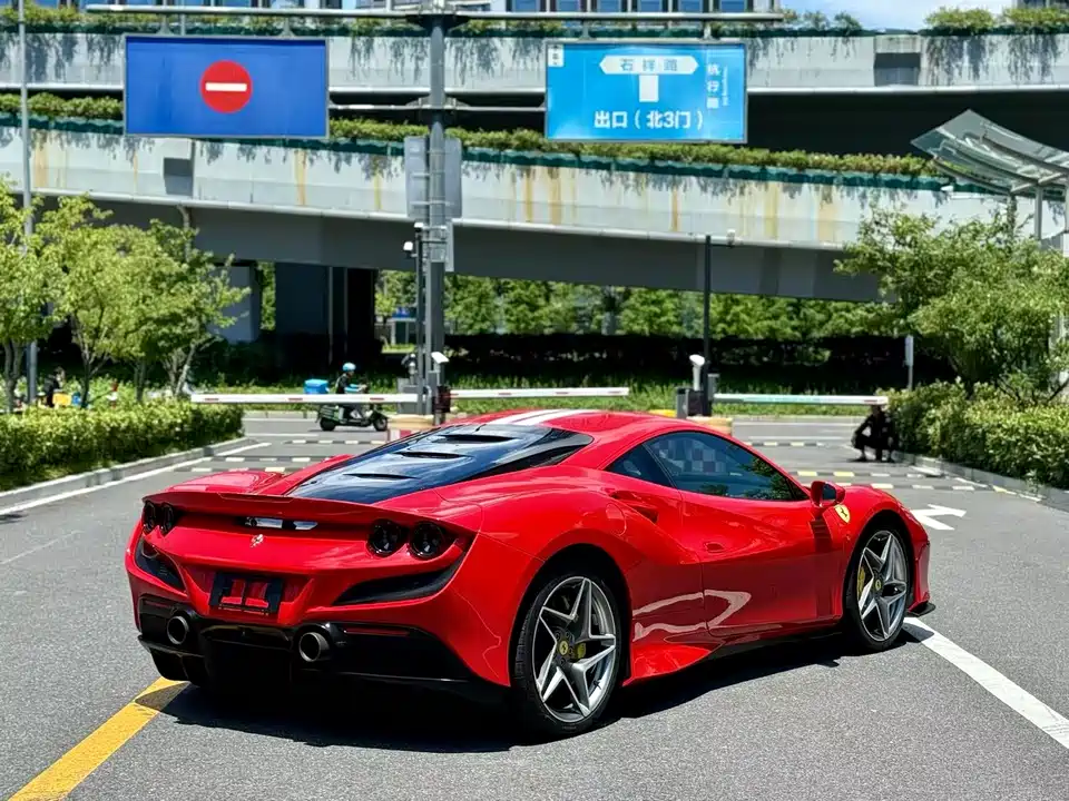 Ferrari F8