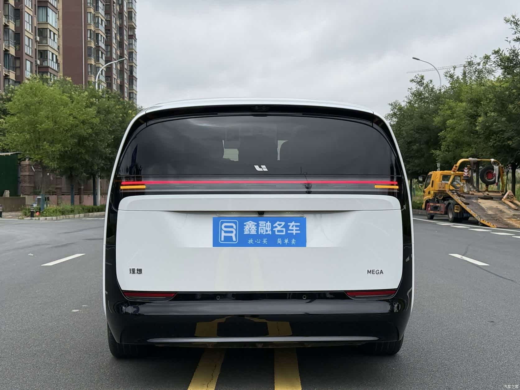 Li Auto MEGA, 2025 25