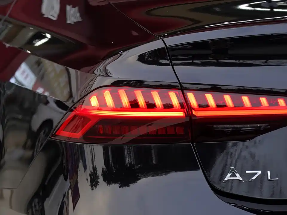 Audi A7L