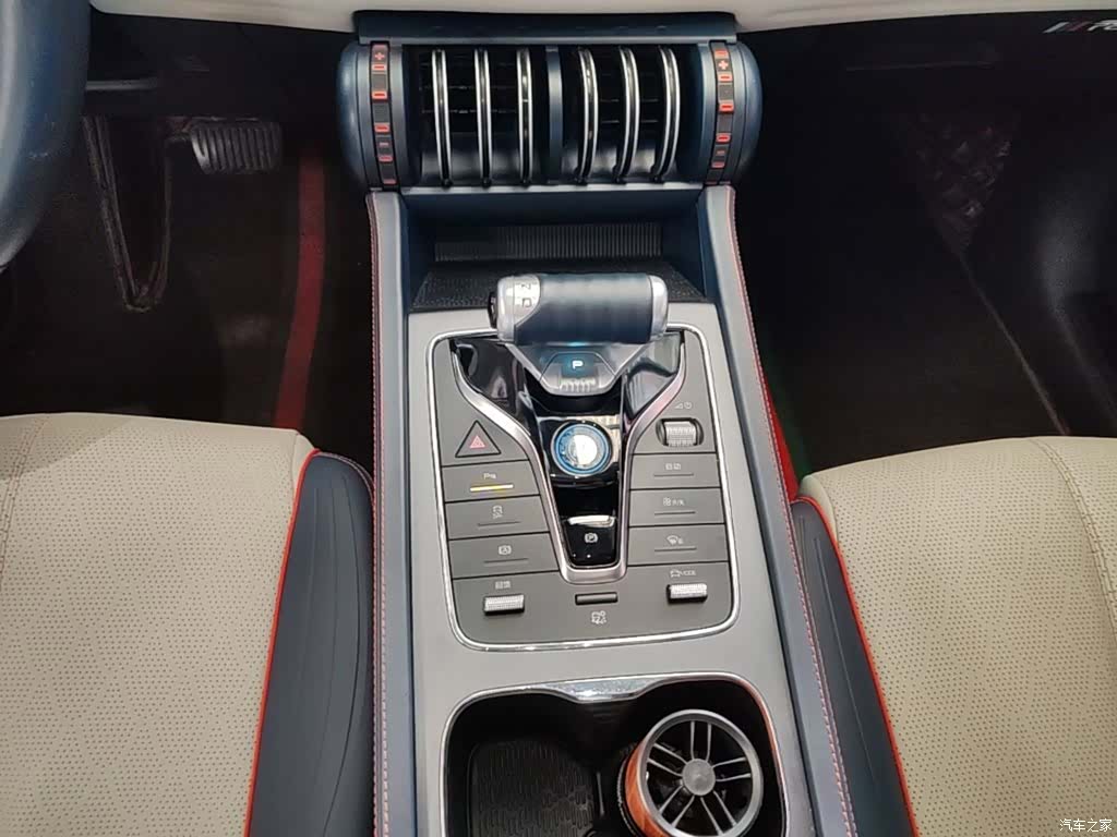 BYD Yuan, 2022 14
