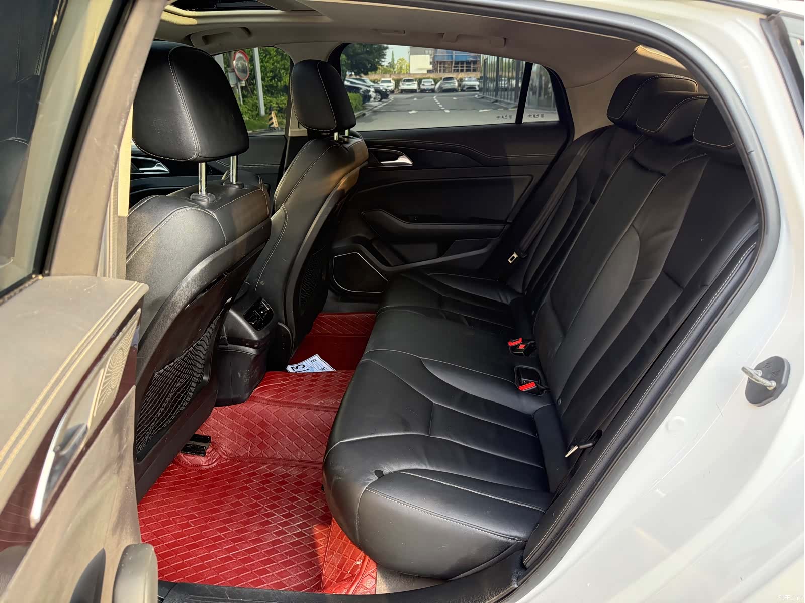 Hongqi H5, 2018 8