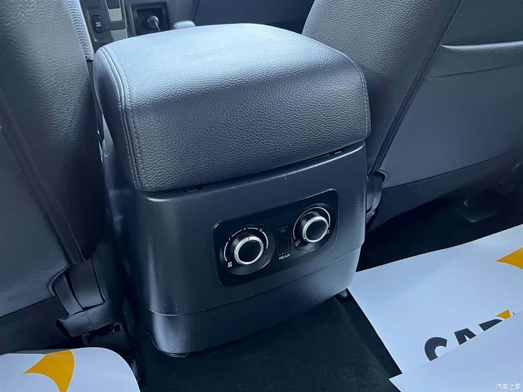 Mitsubishi Pajero, 2015 17