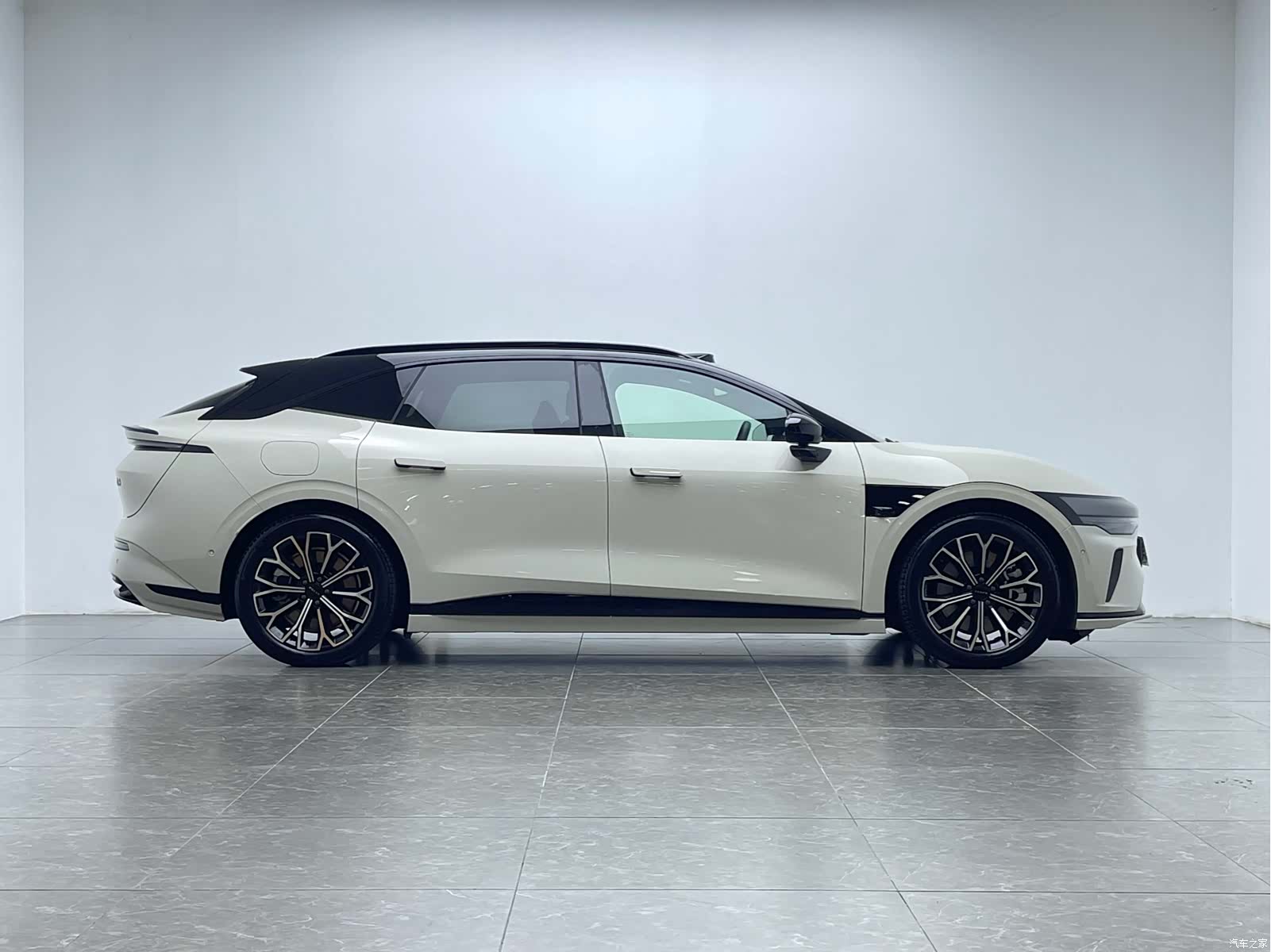 Zeekr 007, 2025 8