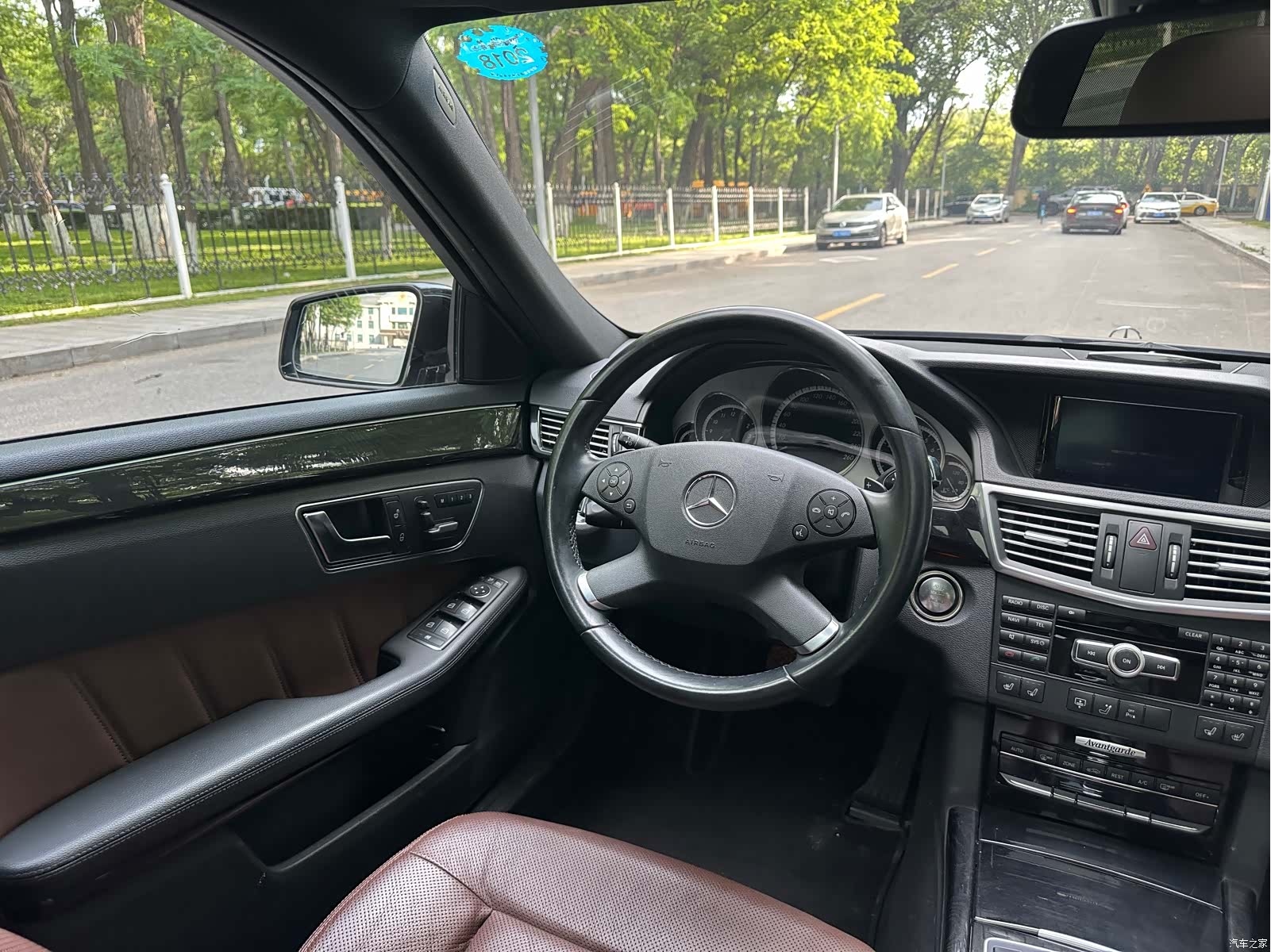 Mercedes-Benz E-Class, 2012 32