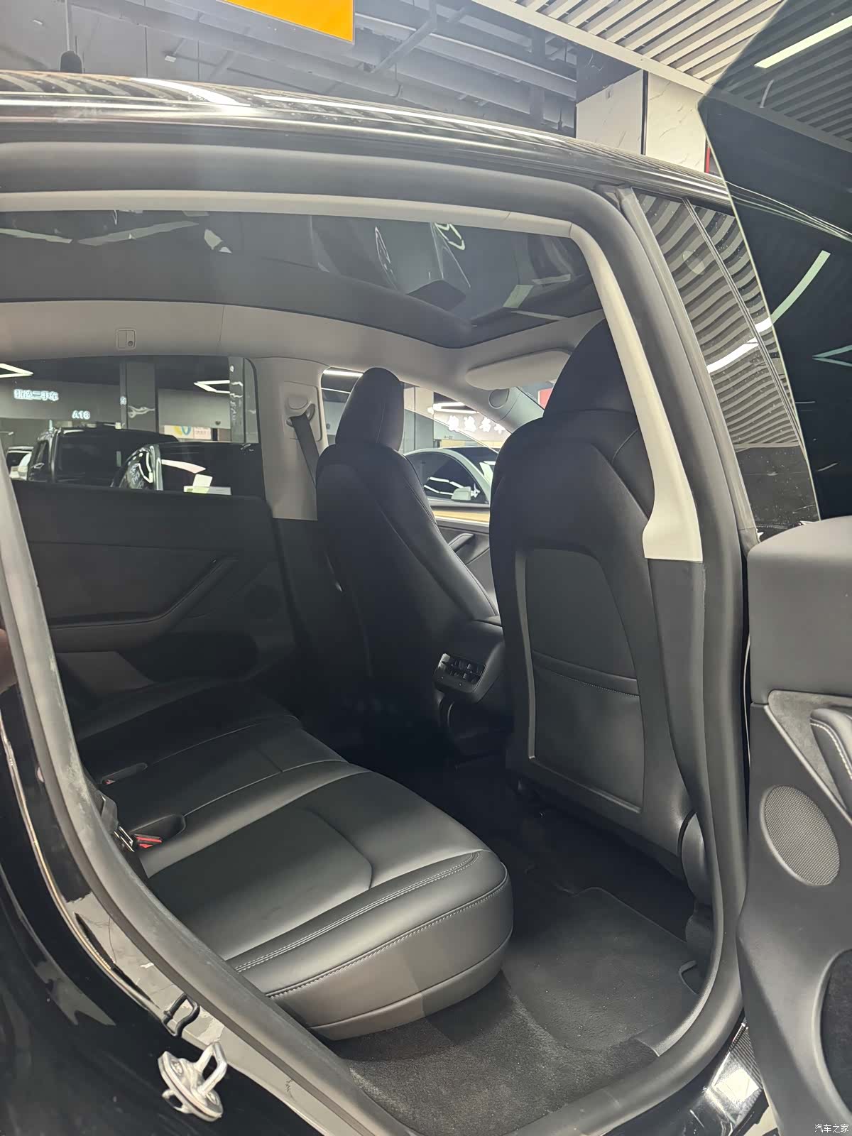 Tesla Model Y, 2023 10