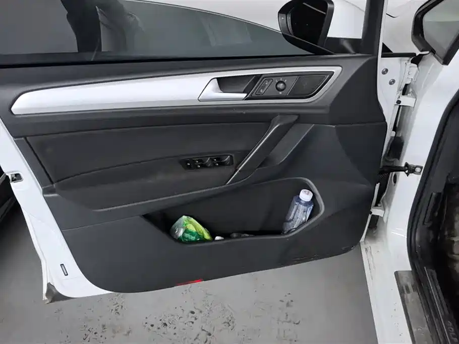 Volkswagen Golf*Jiayu