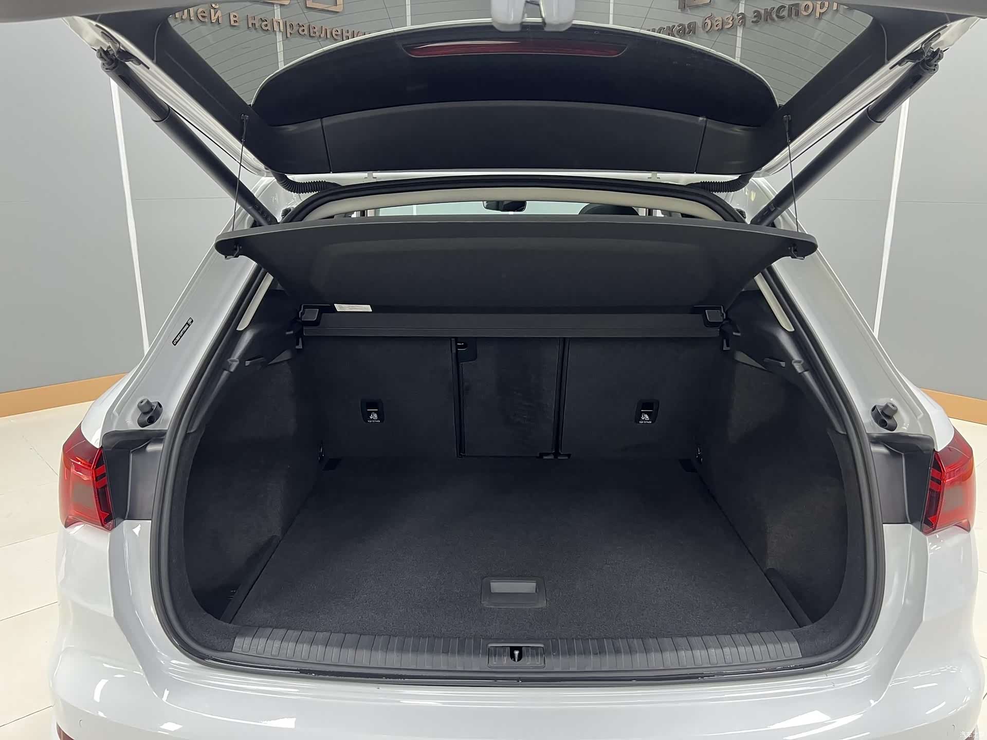 Audi Q3, 2023 25