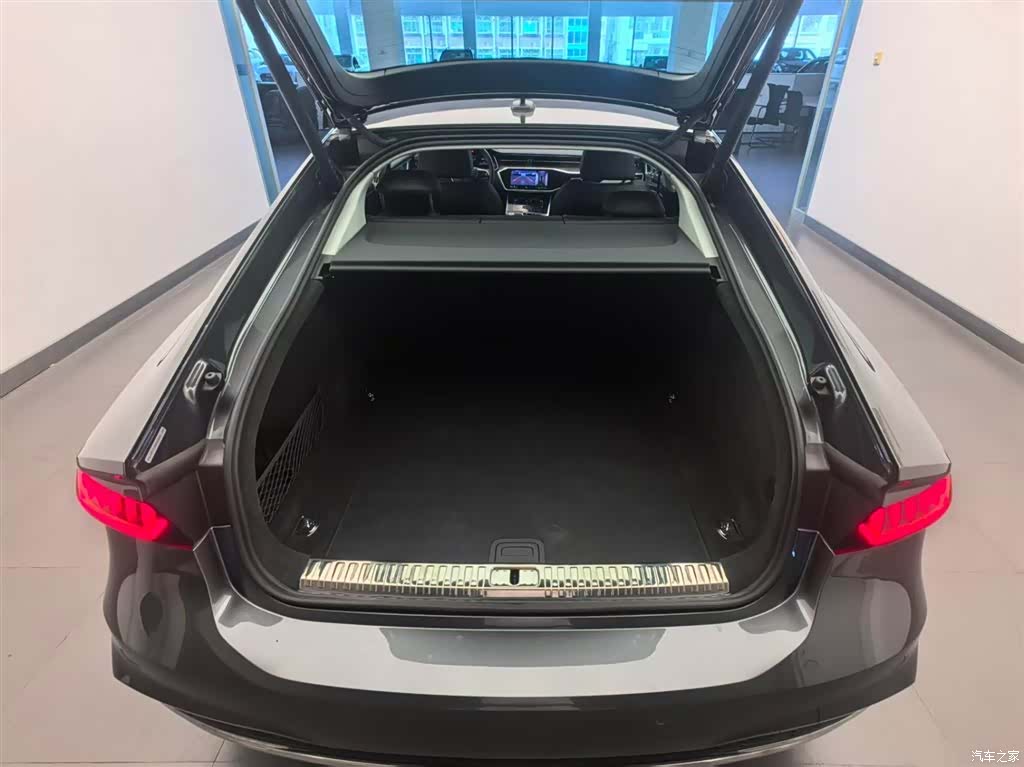Audi A7, 2025 14