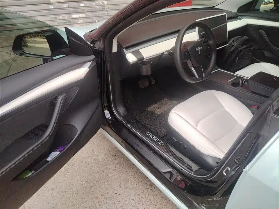 Tesla Model 3 Tesla Model 3