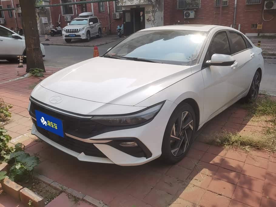 Hyundai Elantra