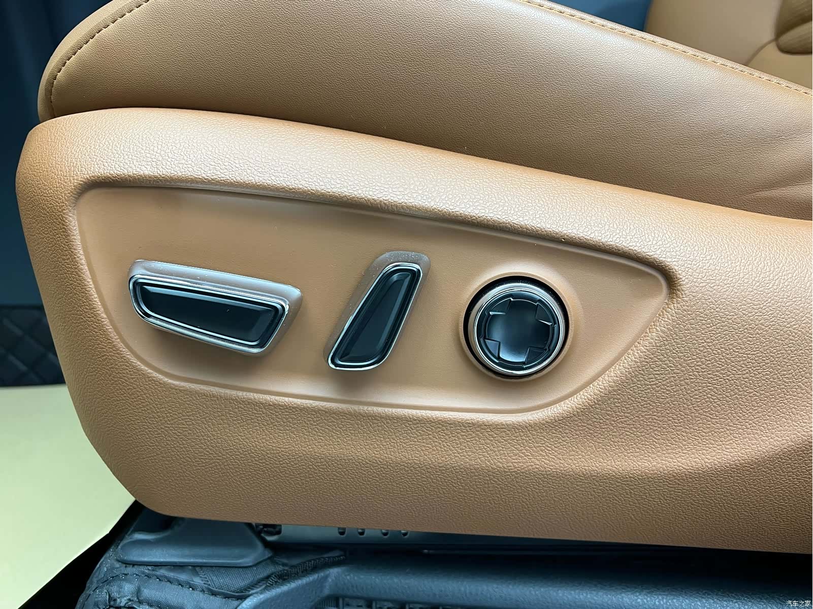 Toyota Granvia, 2024 7