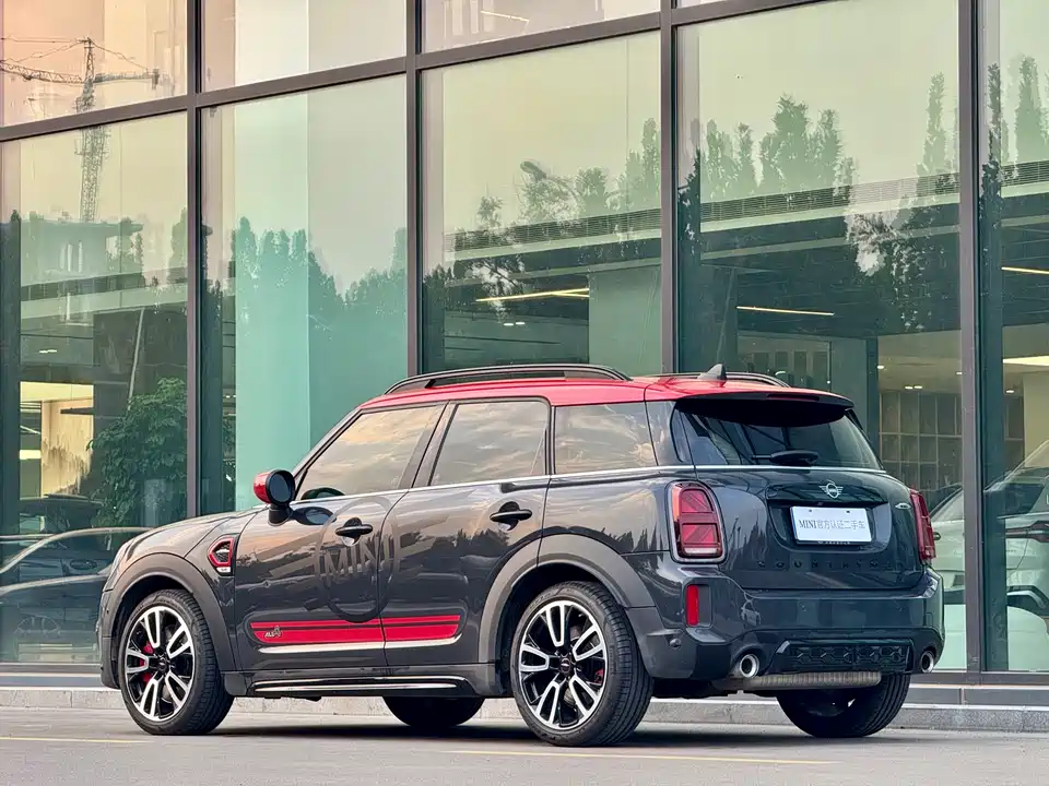 MINI JCW COUNTRYMAN