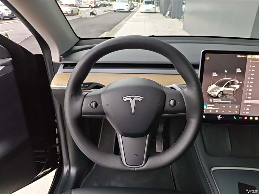 Tesla Model Y, 2023 11
