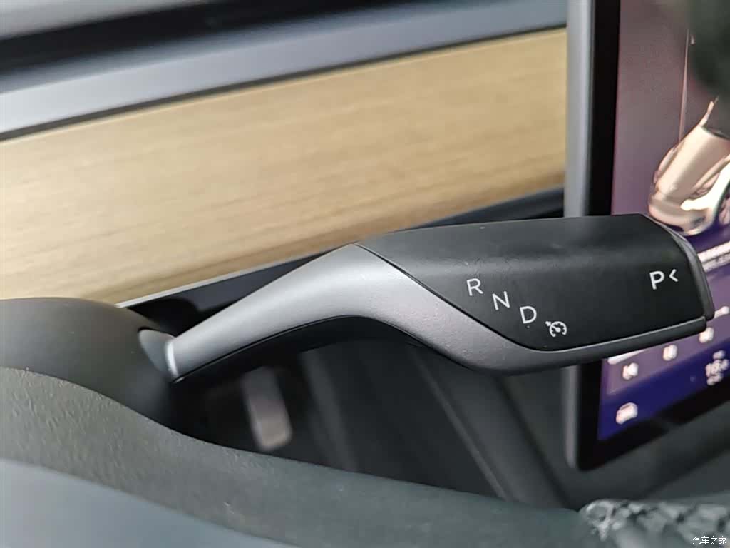 Tesla Model Y, 2023 14