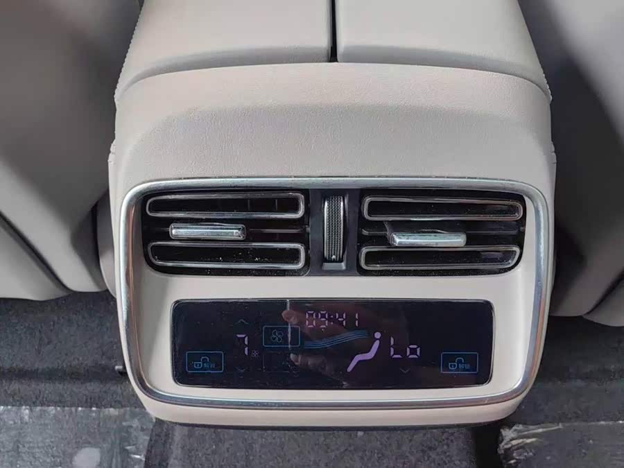 BYD Han 2024, фото 10