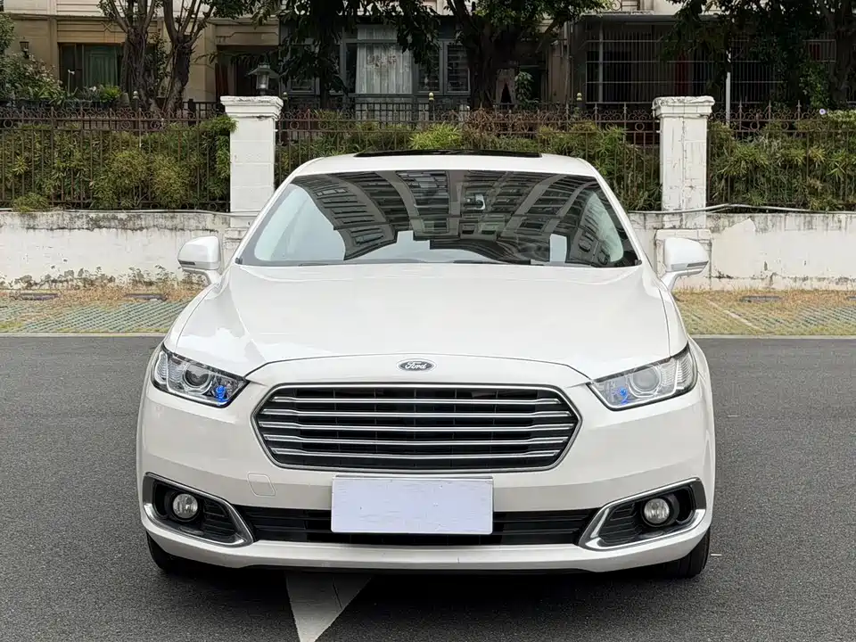 Ford Taurus