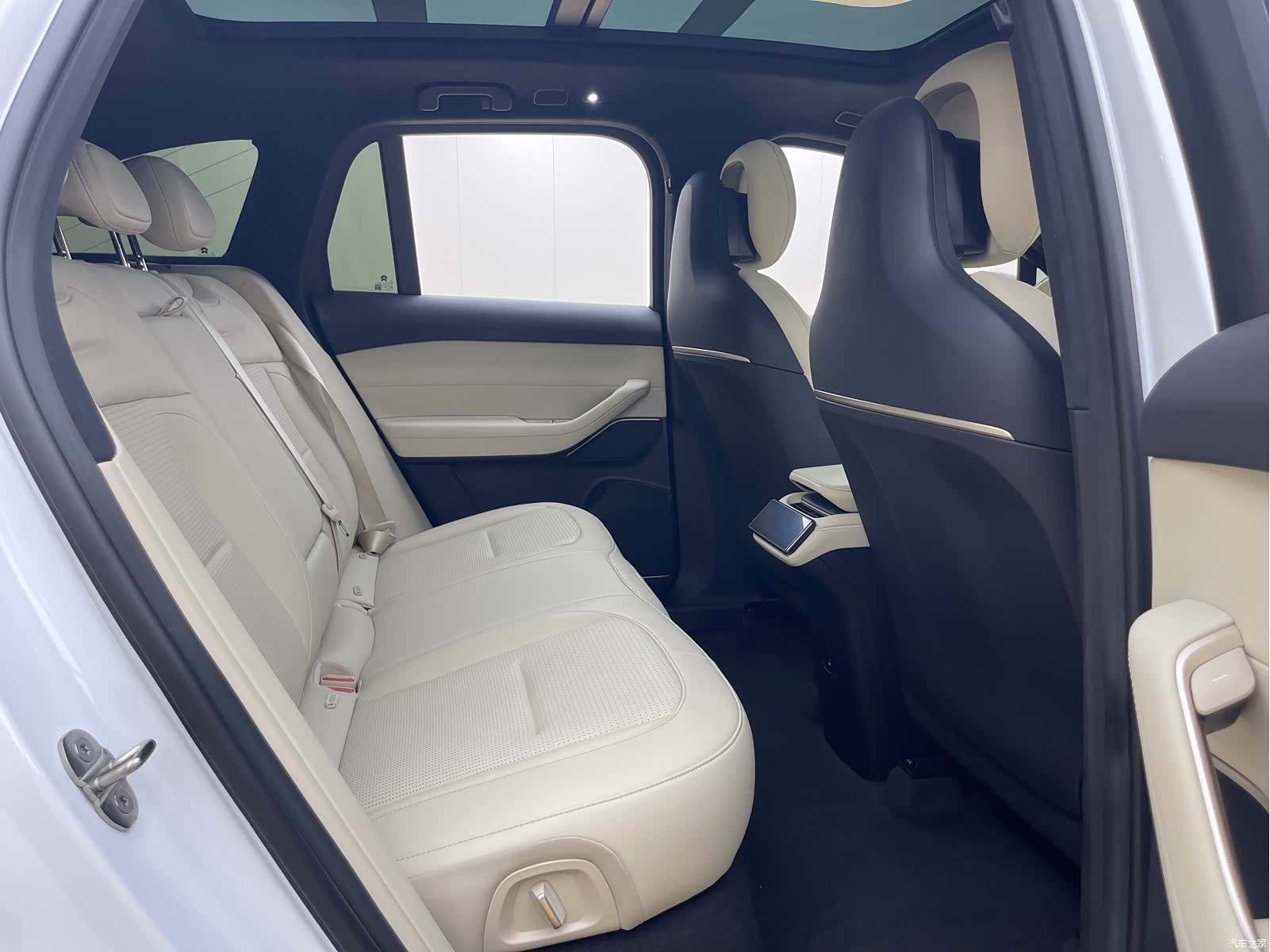 NIO ES6, 2024 16