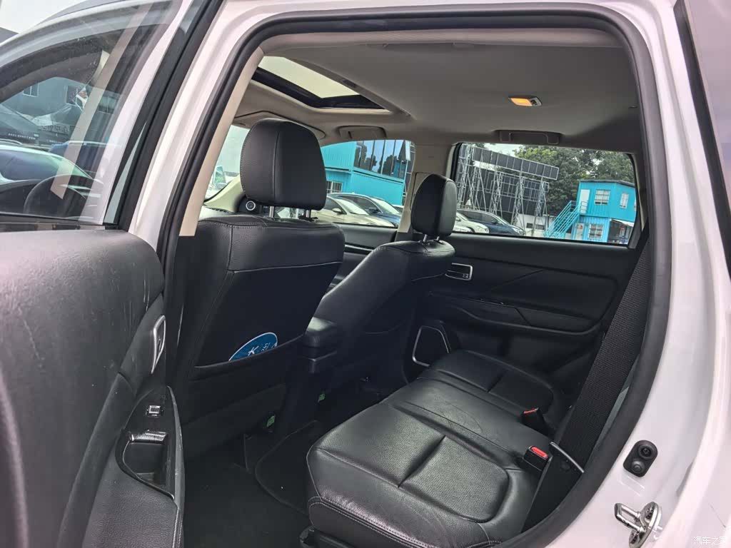 Mitsubishi Outlander, 2017 11