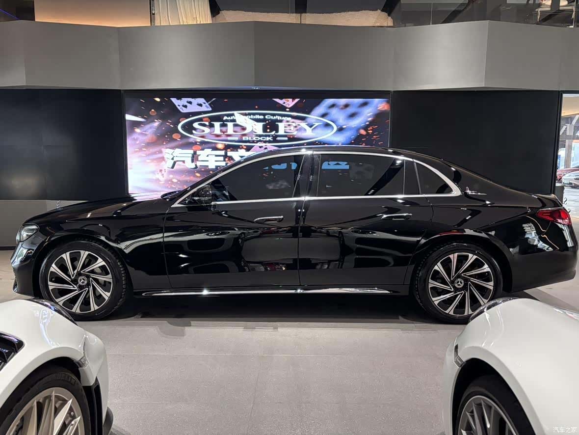 Mercedes-Benz E-Class, 2024 3