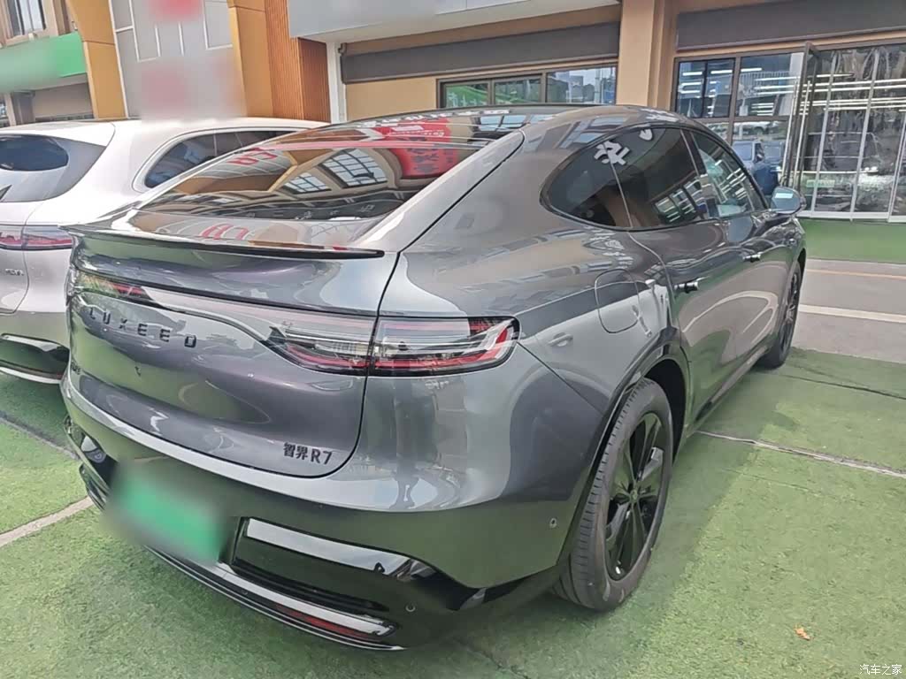 Luxeed R7, 2025 7