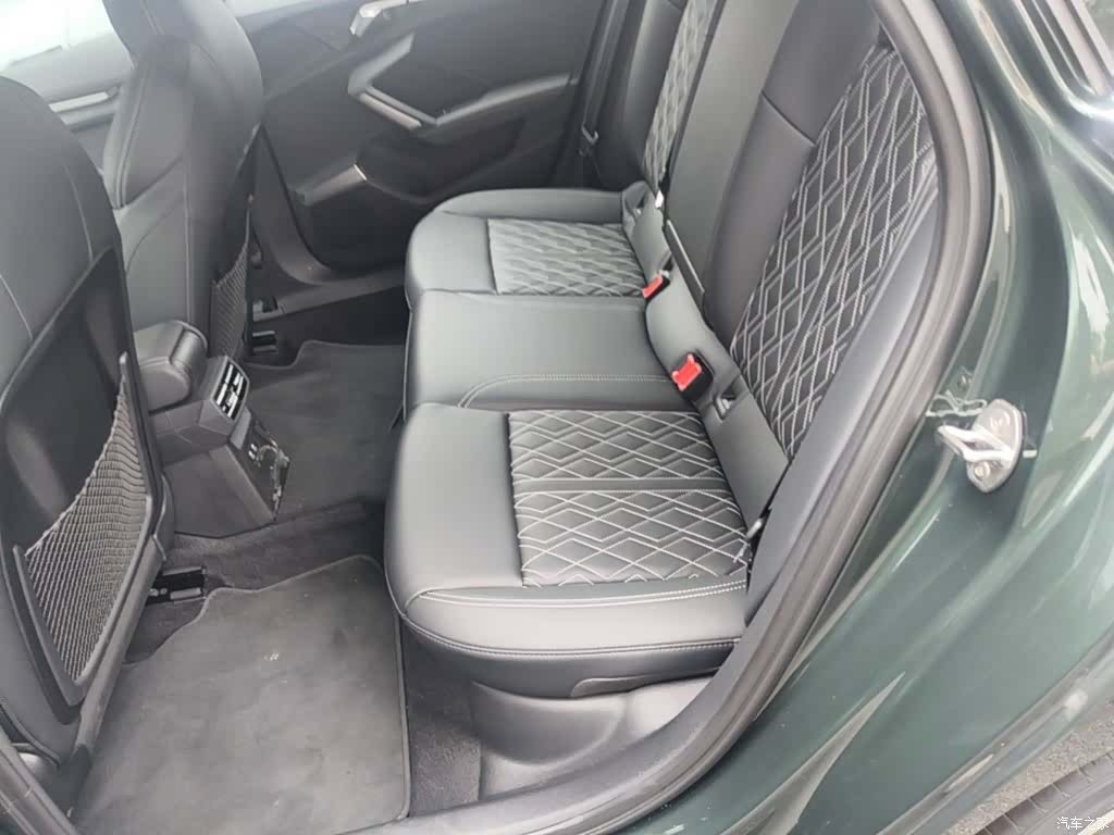 Audi Flying Spur, 2025 24