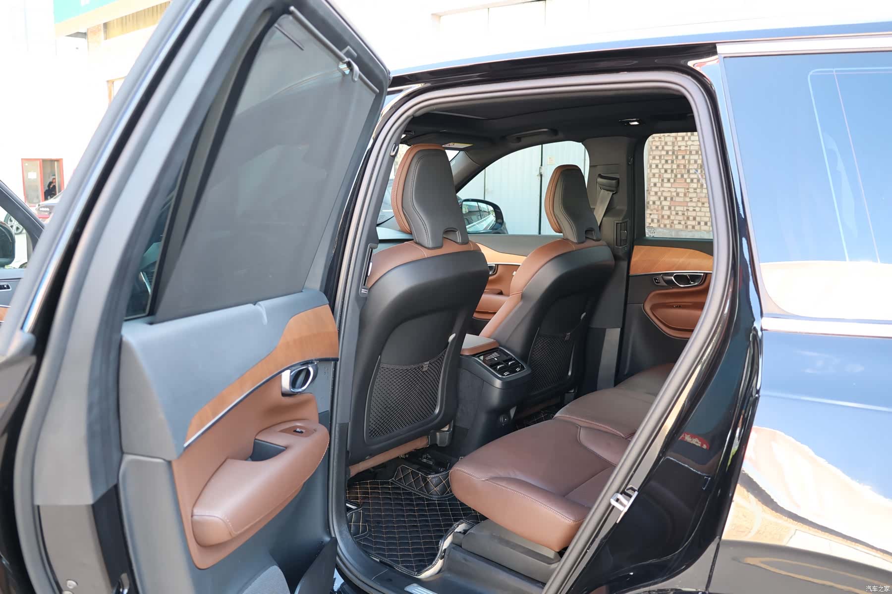Volvo XC90, 2025 6