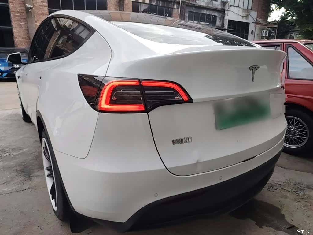 Tesla Model Y, 2023 все фото