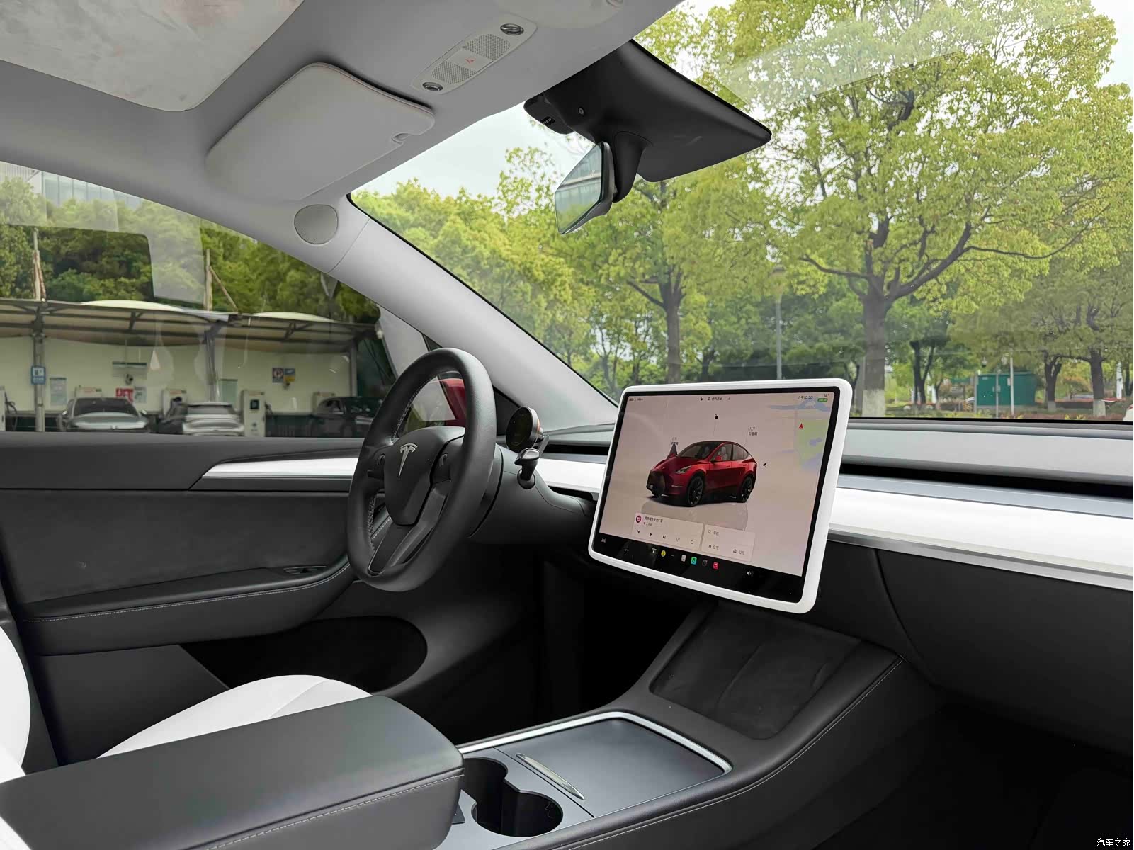Tesla Model Y, 2023 14