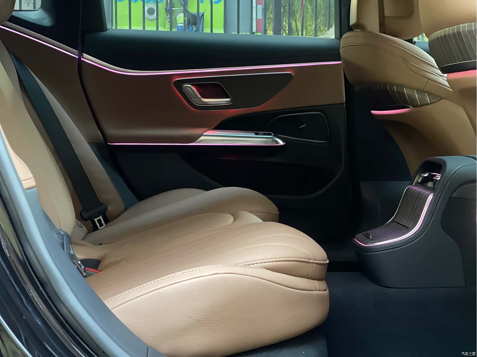 Mercedes-Benz E-Class, 2024 7