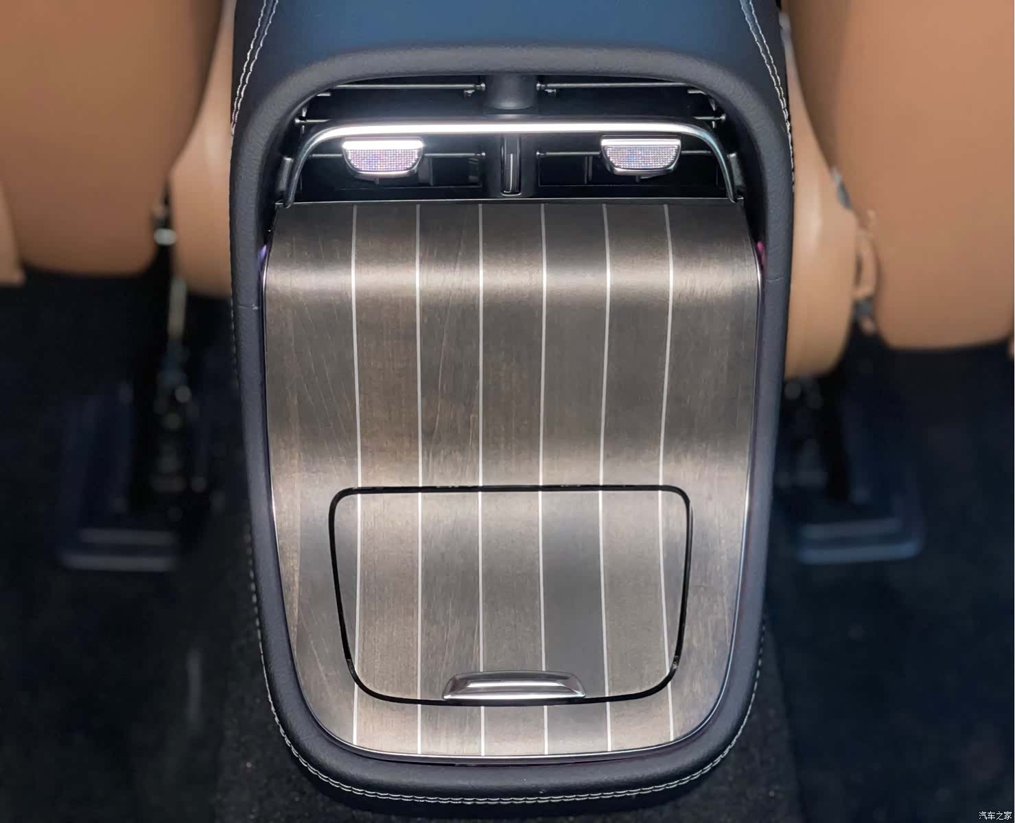 Mercedes-Benz E-Class, 2024 8
