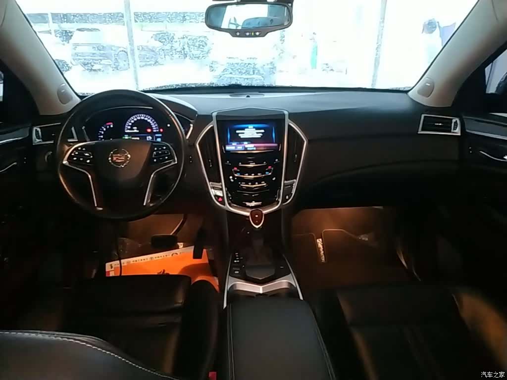 Cadillac SRX, 2015 10