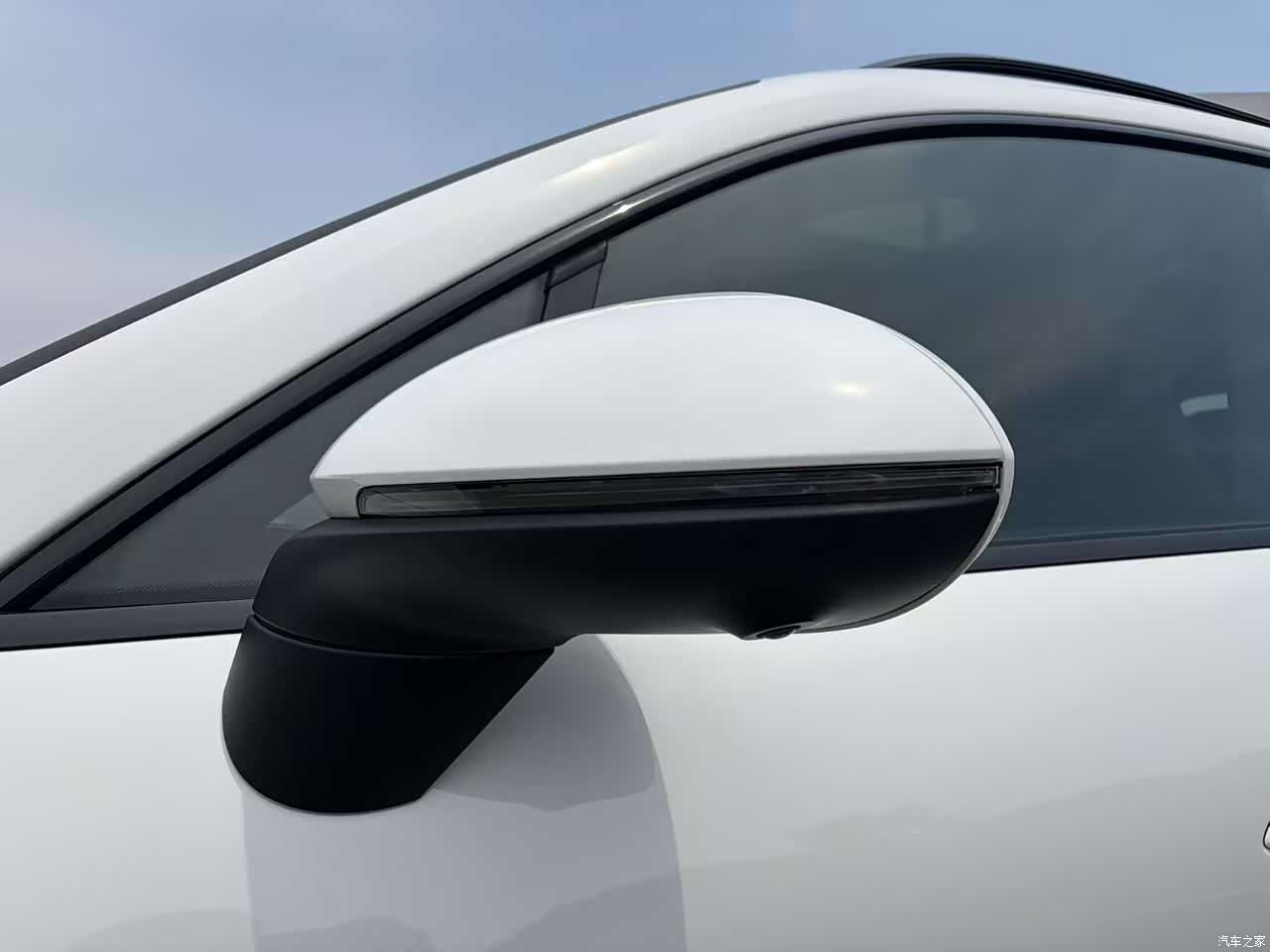 Porsche Macan, 2025 все фото