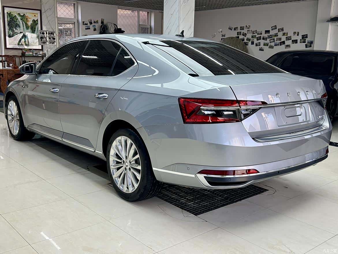 Skoda Superb, 2023 все фото