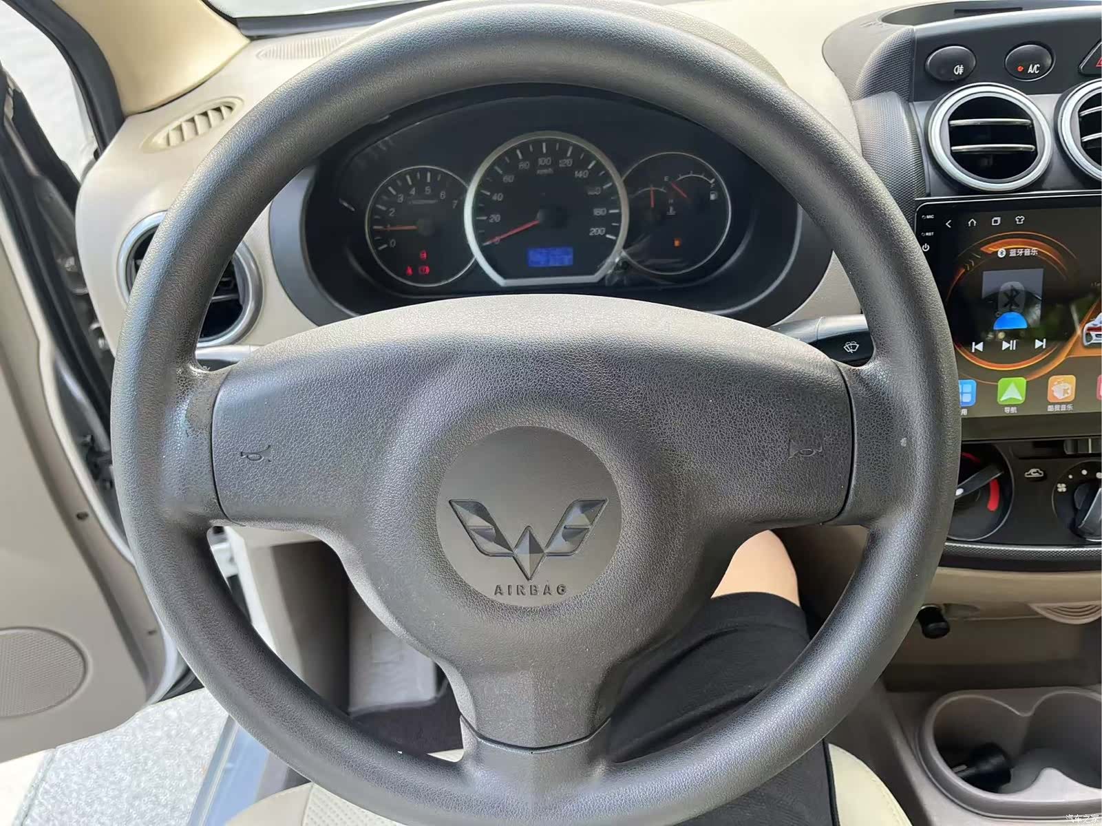 Wuling Hongguang, 2014 10