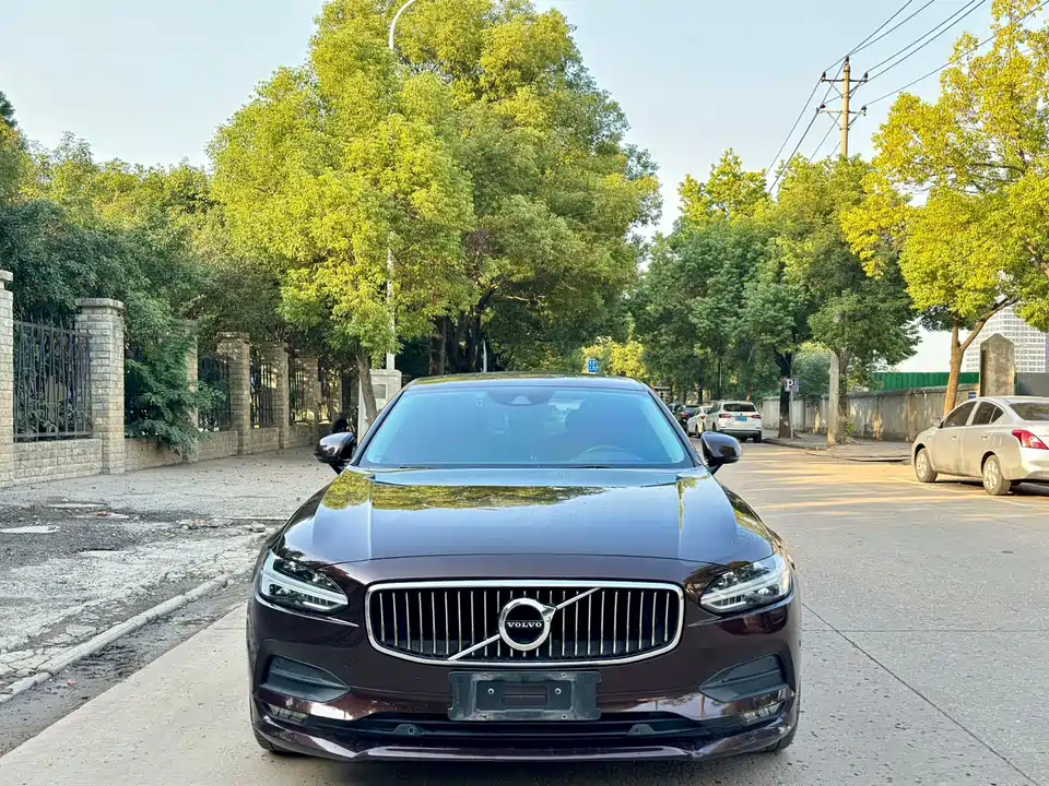 Volvo S90