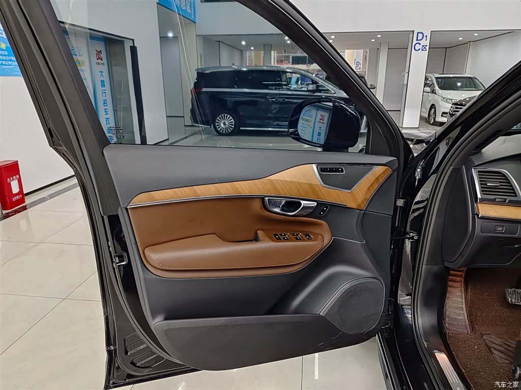 Volvo XC90, 2023 6