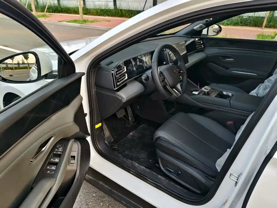 BYD Qin L