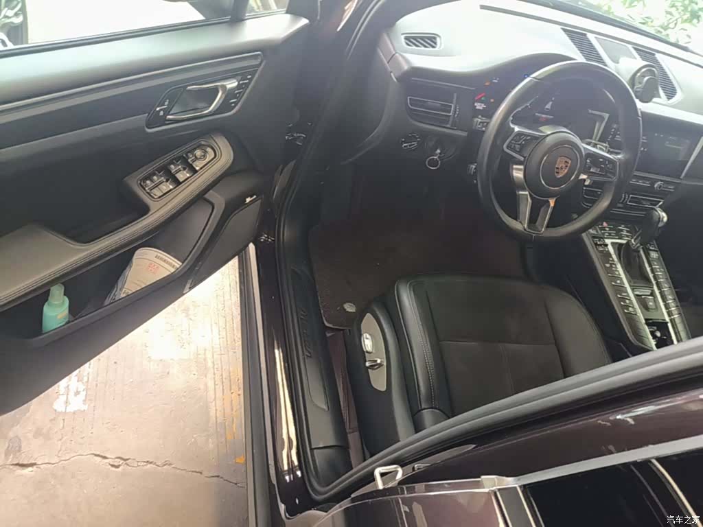Porsche Macan, 2023 12