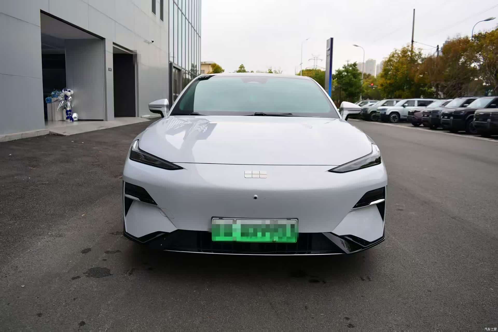 Geely E8, 2024 2