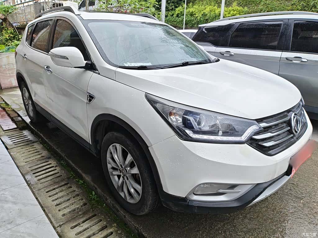 DongFeng AX7, 2015 6