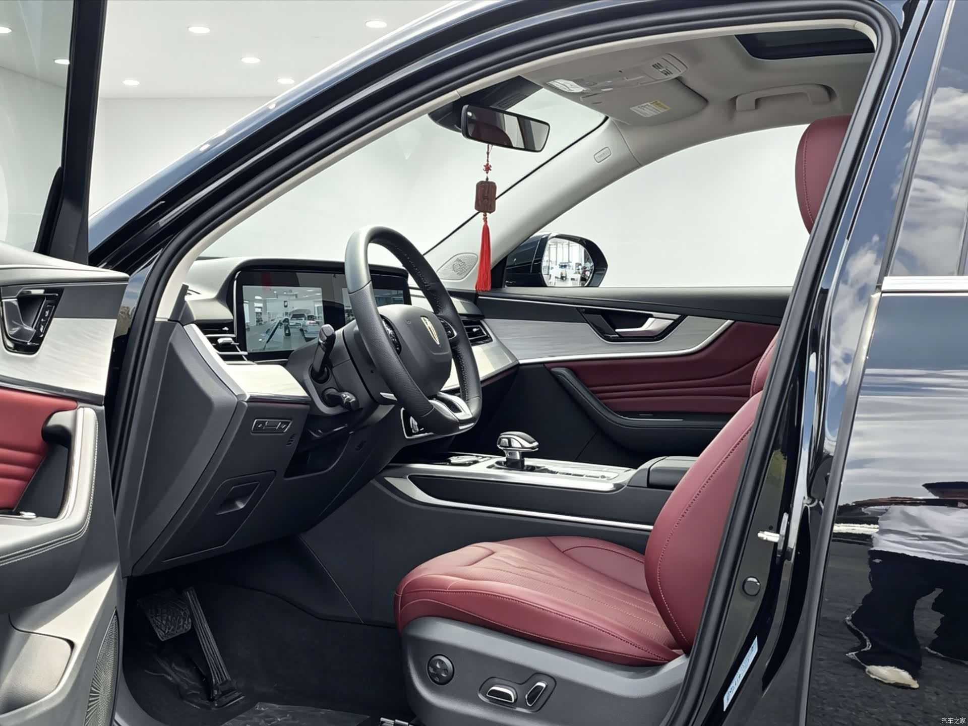 Hongqi HS5, 2025 4
