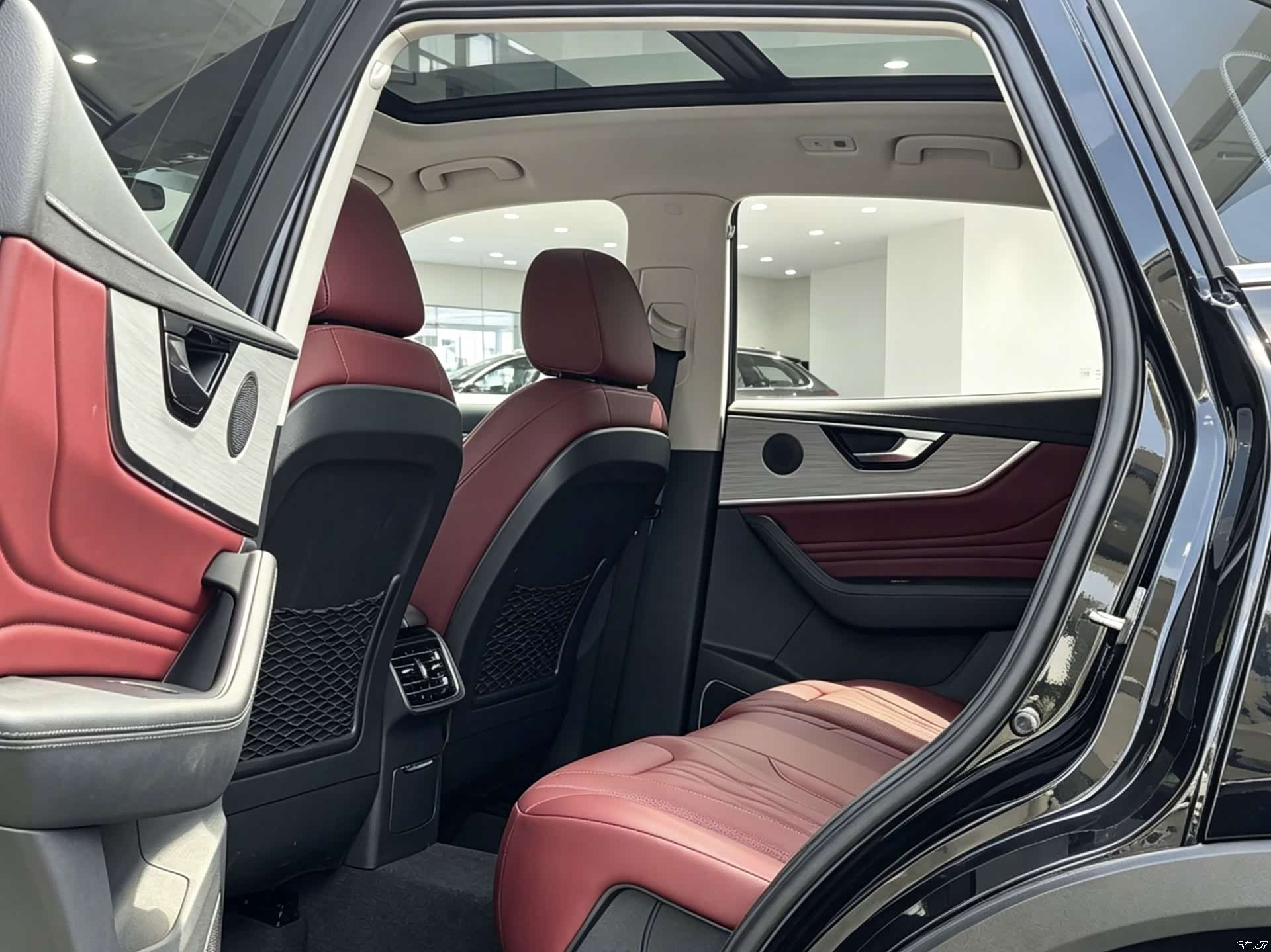 Hongqi HS5, 2025 6