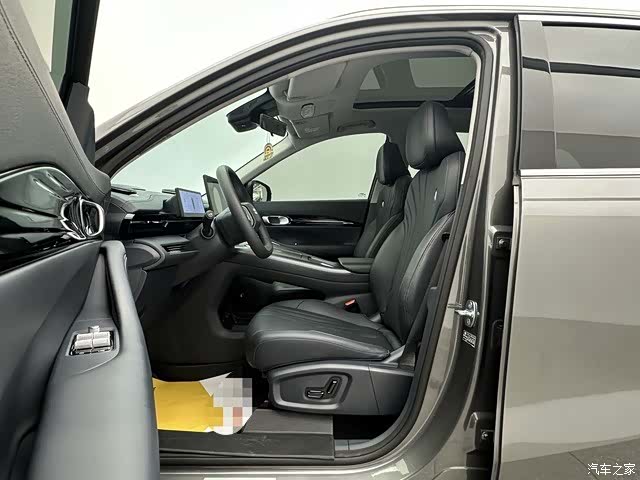 Geely Galaxy E5, 2025 12