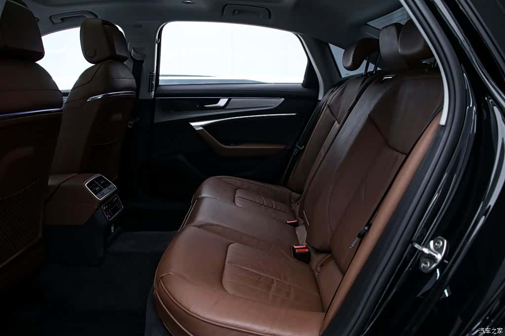 Audi A6L, 2022 14
