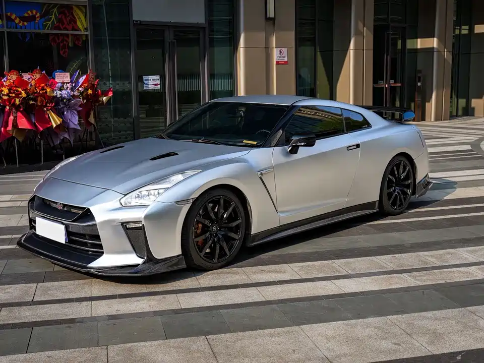Nissan GT-R