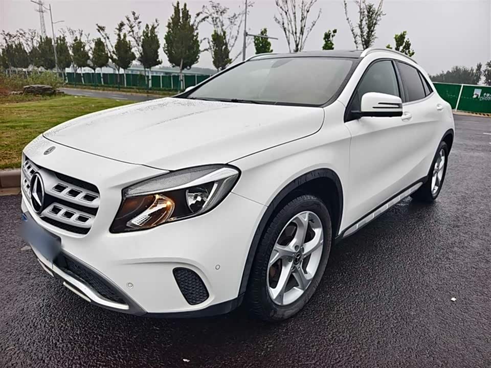 Mercedes-Benz GLA
