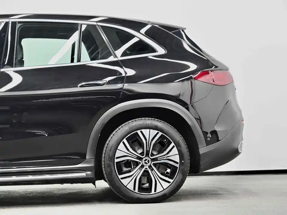 Mercedes-Benz EQE SUV