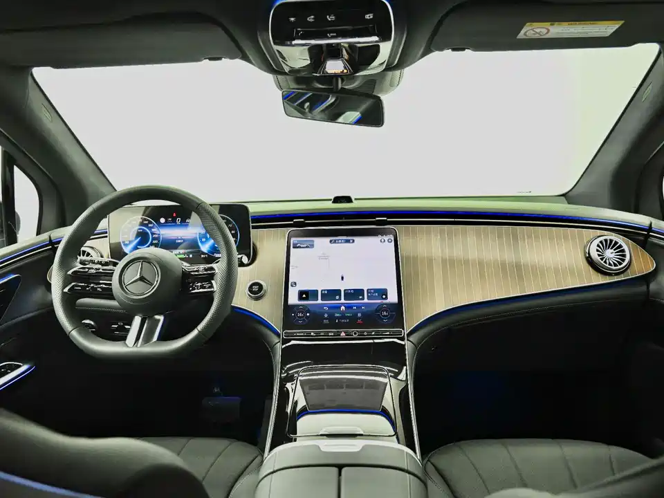 Mercedes-Benz EQE SUV